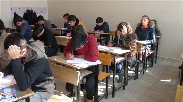 kagizmanda-ogrenciler-ygs-provasi-yapti-(4).jpg