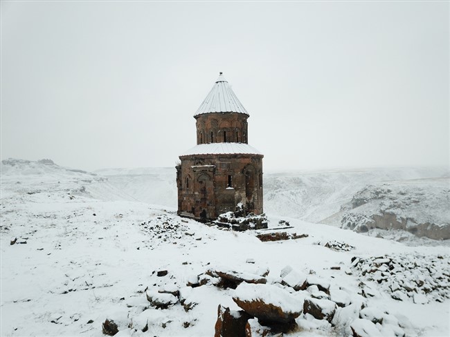 kar-altindaki-medeniyetler-besigi-aniye-turist-akini-(3).jpg