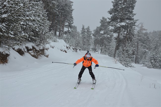 kar-yagisi-cibiltepedeki-turizmcilerin-yuzunu-guldurdu-(4).jpg