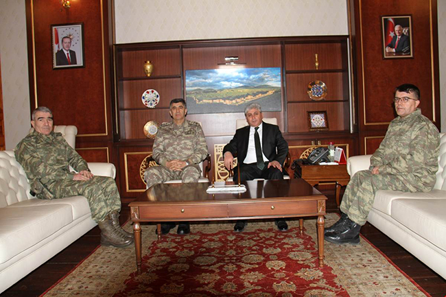 kara-kuvvetleri-komutani-orgeneral-salih-zeki-colaktan-kars-valisi-rahmi-dogana-ziyaret!-(2).jpg