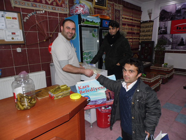 karacantadan-esnafa-yeni-yil-hediyesi!-(1).jpg