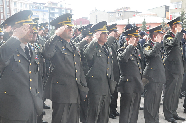 kars’in-dusman-isgalinden-kurtulusunun-97.-yil-donumu-kutlandi-(3).jpg