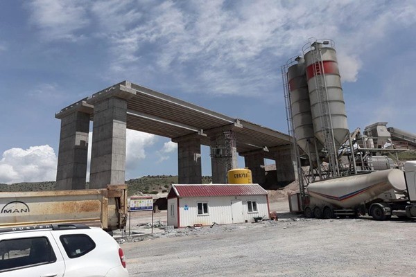 kars’in-en-prestijli-projelerinden-karakurt-viyadugunun-yapimi-devam-ediyor-(2).jpg