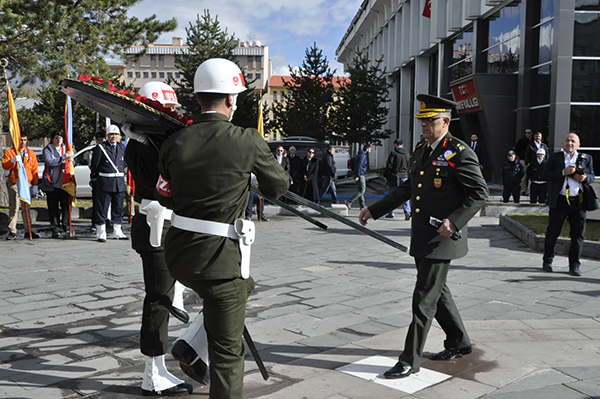 kars’in-kurtulusunun-96’nci-yili!-(3).jpg