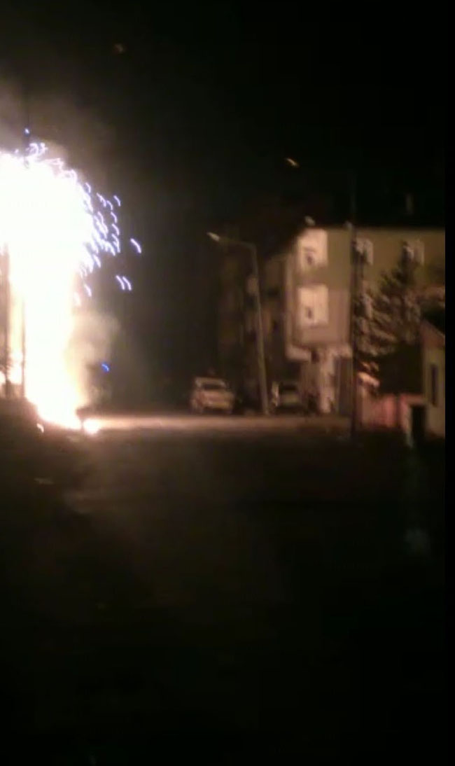 kars’ta,-alev-alan-trafo-bomba-gibi-patladi--(3).jpg