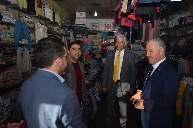 kars’ta,-esnaflardan-udh-bakani-ahmet-arslan’a-destek-(2).jpg