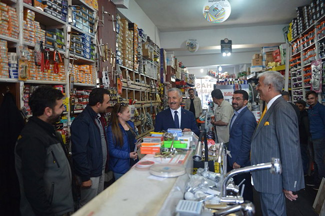 kars’ta,-esnaflardan-udh-bakani-ahmet-arslan’a-destek-(4).jpg