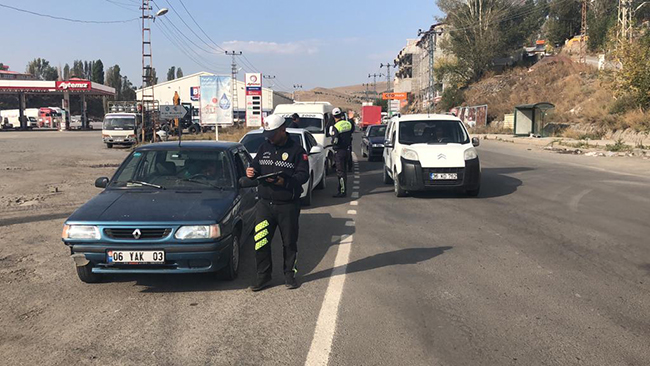 kars’ta-‘emniyet-kemeri’-uygulamasi-yapildi-(6).jpg
