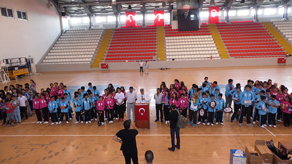 kars’ta-“umayin-sporculari”-hediye!-(9).jpg