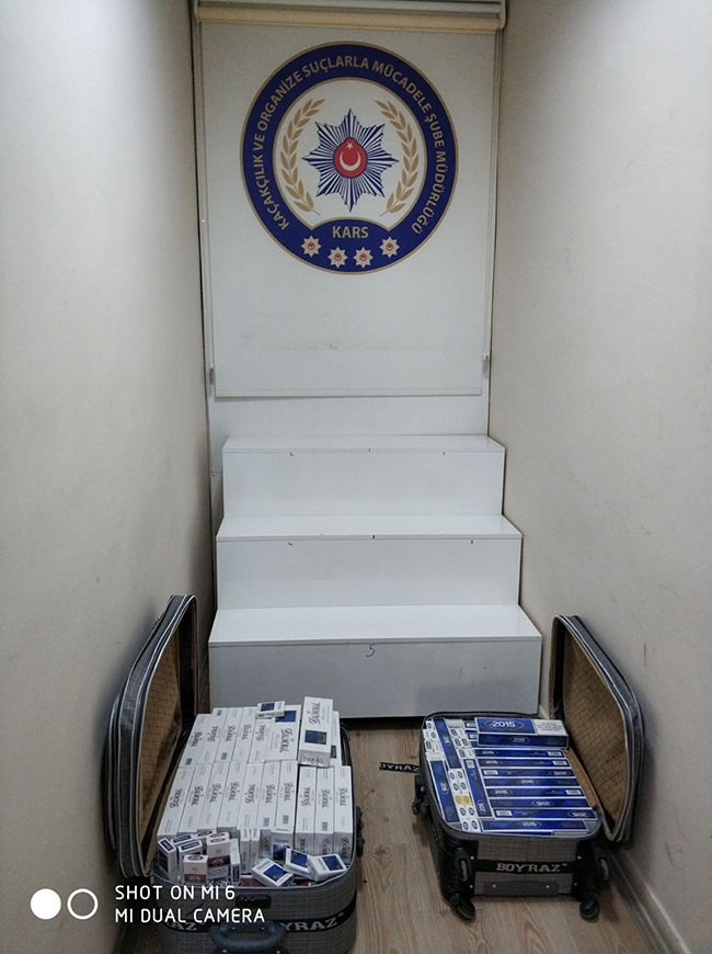 kars’ta-2-bin-780-paket-kacak-sigara-yakalandi-(2).jpg