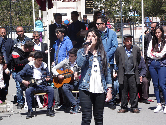 kars’ta-23-nisan-coskusu-(23).jpg