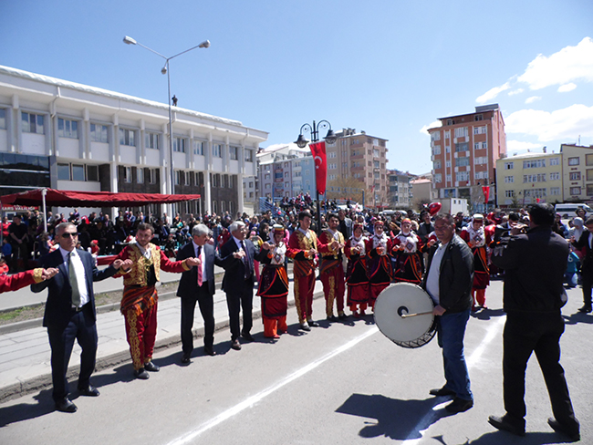 kars’ta-23-nisan-coskusu-(25).jpg