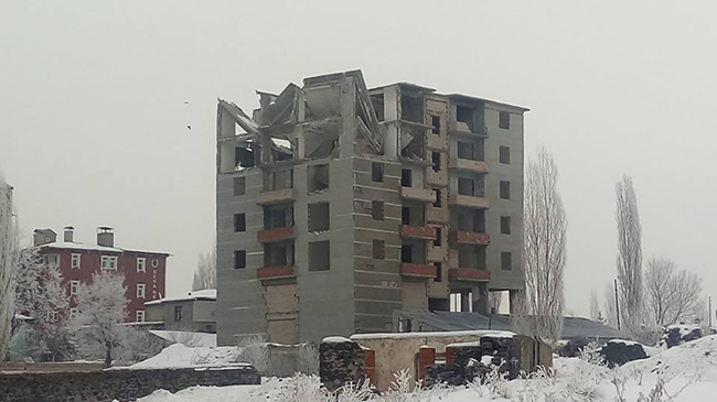 kars’ta-7-katli-bina-coktu!-(3).jpg