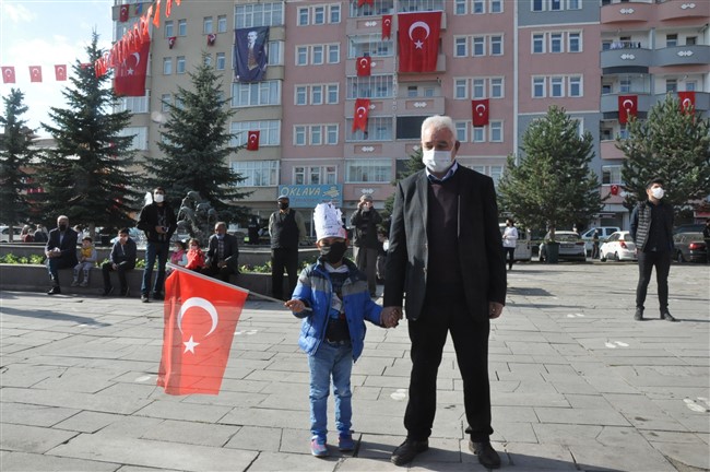 kars’ta-97-yillik-cumhuriyet-coskusu-(5).jpg