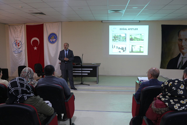 kars’ta-afad-temel-afet-bilinci-egitimi-verdi-(3).jpg