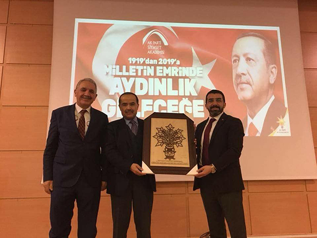 kars’ta-ak-parti-siyaset-akademisi-start-aldi--(2).jpg