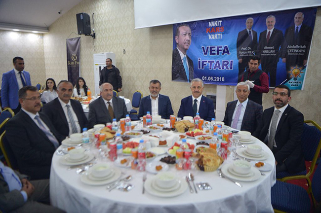 kars’ta-ak-partiden-vefa-iftar-yemegi!-(1).jpg