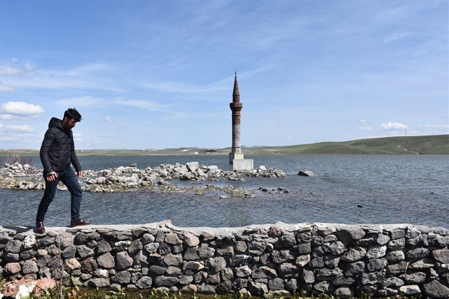 kars’ta-baraj-sulari-altindaki-eski-yerlesim-yerleri-ilginc-goruntu-olusturdu-(3).jpg
