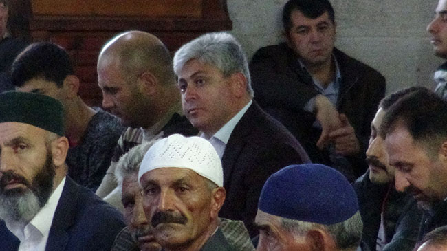 kars’ta-bayram-namazi-coskuyla-kilindi-(2).jpg