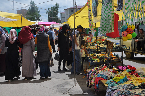 kars’ta-bayram-pazarina-ilgi-yok!-(1).jpg