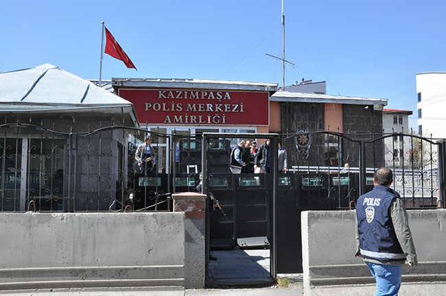 kars’ta-cinayet-zanlilari-adliyeye-sevk-edildi-(2).jpg