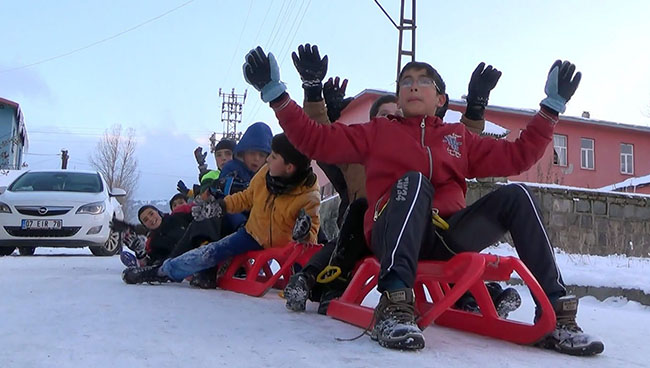 kars’ta-cocuklarin-kizak-keyfi--(5).jpg