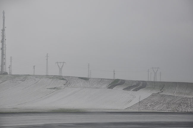 kars’ta-ekili-alanlari-dolu-vurdu--(1).jpg