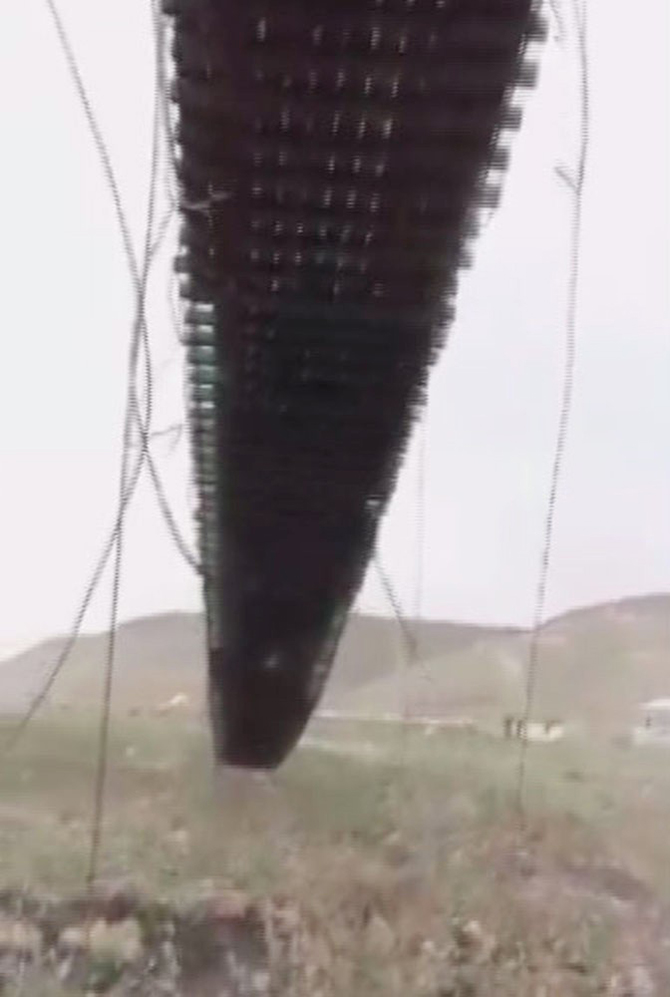 kars’ta-koyluler-celik-telleri-kopan-asma-koprunun-yapilmasini-istiyor--(5).jpg