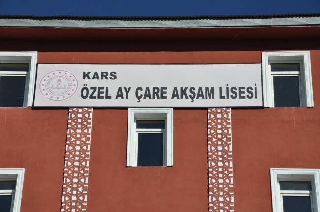 kars’ta-lise-diplomasi-almak-isteyenler-ay-care-aksam-lisesi-kayitlar-devam-ediyor-(1).jpg