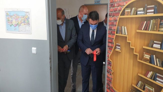 kars’ta-lise-ogrencileri-kutuphane-kurdu!-(1).jpg