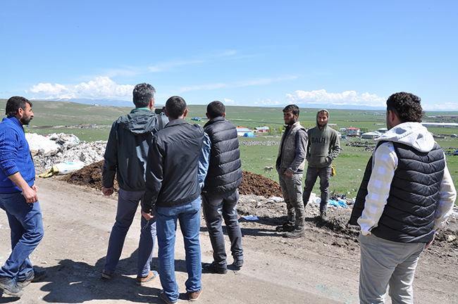 kars’ta-mahalle-sakinlerinin-cop-isyani -(5).jpg