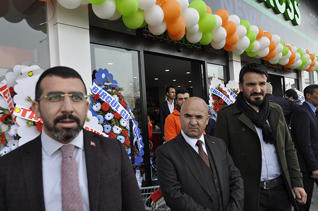 kars’ta-new-gross-alisveris-merkezi-acildi-(18).jpg