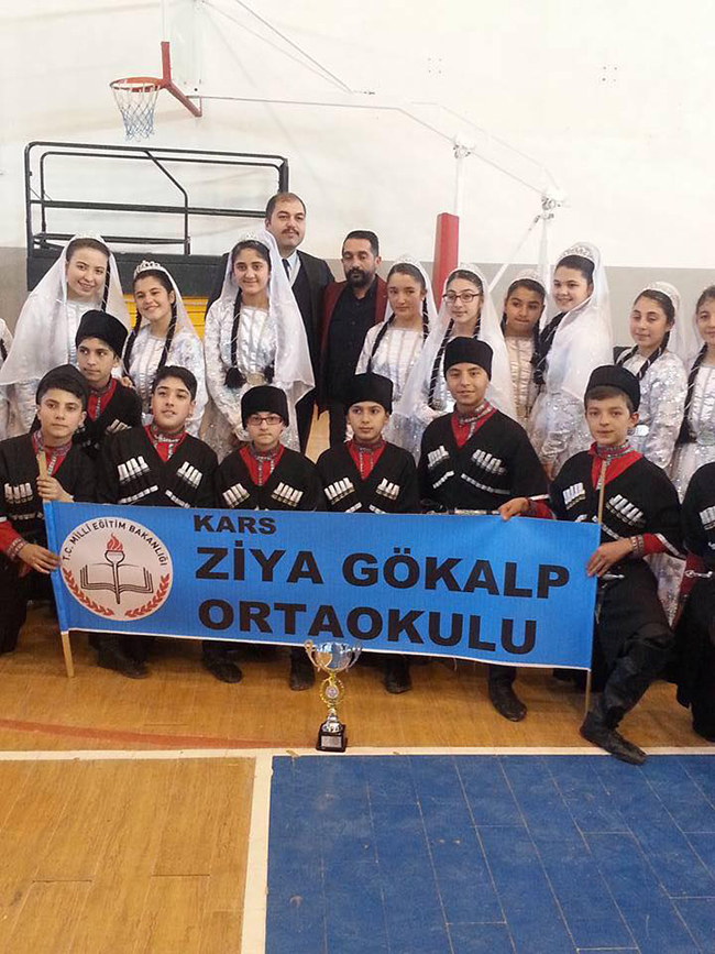 kars’ta-okullar-arasi-halk-oyunlari-il-yarismasi-yapildi-(5).jpg