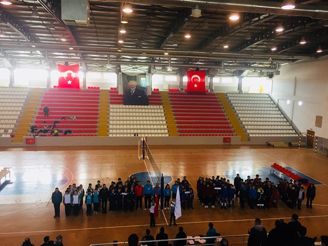 kars’ta-okullar-arasi-voleybol-turnuvasi-basladi--(1).jpg