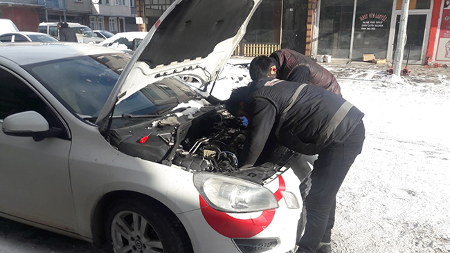kars’ta-oto-tamircilerinden-suruculere-uyari!-(2).jpg