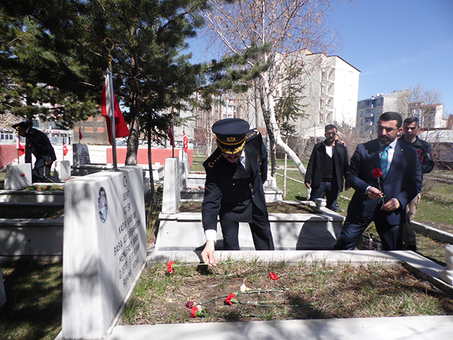 kars’ta-polislerden-sehitlik-ziyareti-(11).jpg