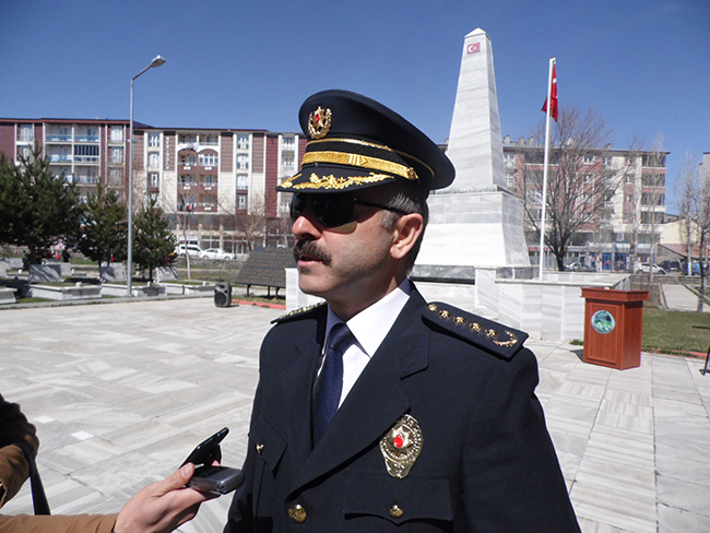 kars’ta-polislerden-sehitlik-ziyareti-(12).jpg
