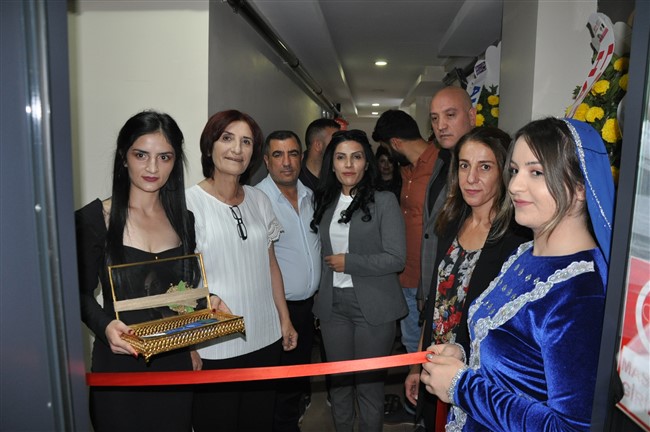 kars’ta-queen-guzellik-merkezi-acildi-(1).jpg