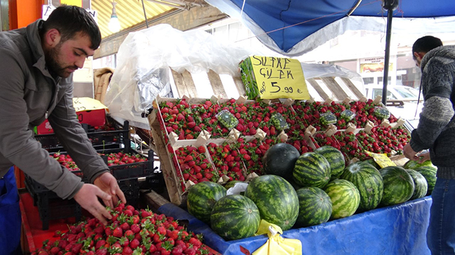 kars’ta-sebze-ve-meyve-fiyatlari-dustu--(5).jpg