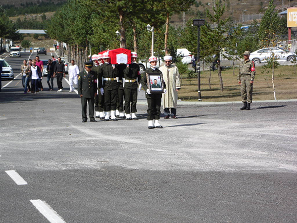 kars’ta-sehit-uzman-cavusa-son-vazife!-(12).jpg