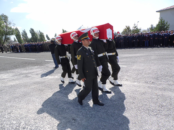 kars’ta-sehit-uzman-cavusa-son-vazife!-(21).jpg
