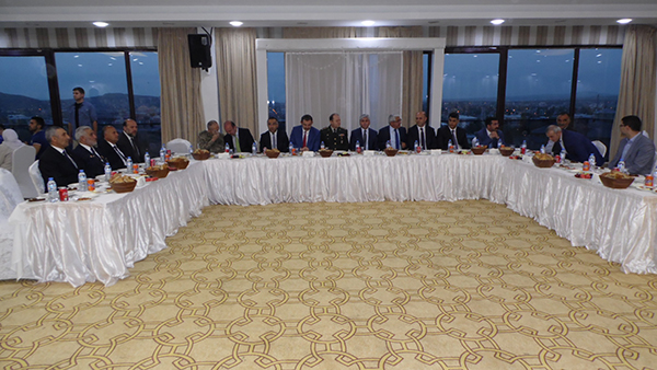 kars’ta-sehit-ve-gazi-aileleri-icin-iftar!-(1).jpg