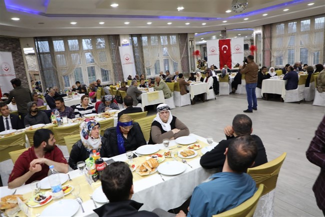 kars’ta-sehit-yakinlari-ve-gaziler-icin-iftar--(1).jpg