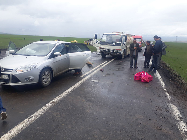 kars’ta-tanker-kaza-yapti,-facianin-esiginden-donuldu-(2).jpg