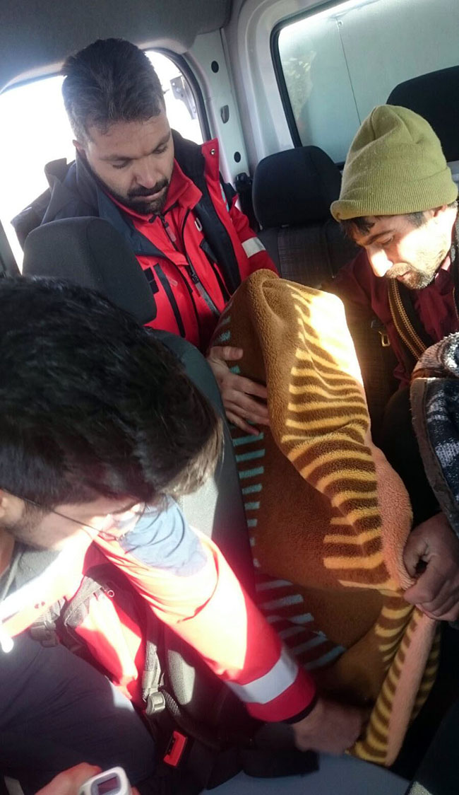 kars’ta-tipiye-yakalanan-8-kisi-kurtarildi--(3).jpg
