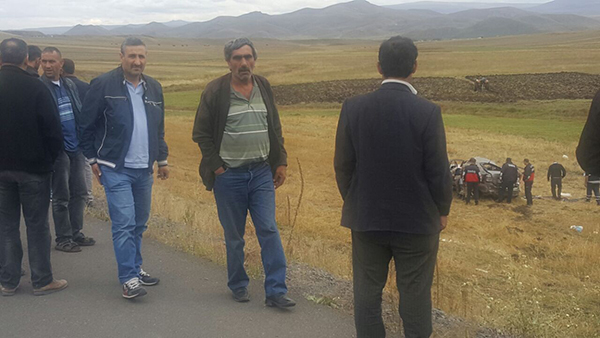 kars’ta-trafik-kazasi-yaralilar-var!-(3).jpg