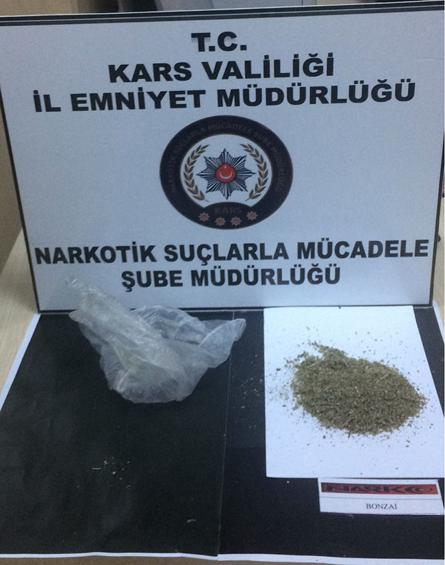 kars’ta-uyusturucu-operasyonu-8-kisi-gozaltina-alindi-(1).jpg