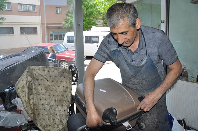kars’ta-valiz-tamirleri-artti-(3).jpg