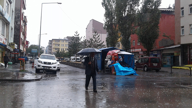kars’ta-yagmur-hayati-olumsuz-etkiledi-(2).jpg