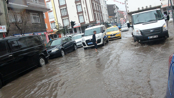 kars’ta-yagmur-sele-dondu!-(14).jpg